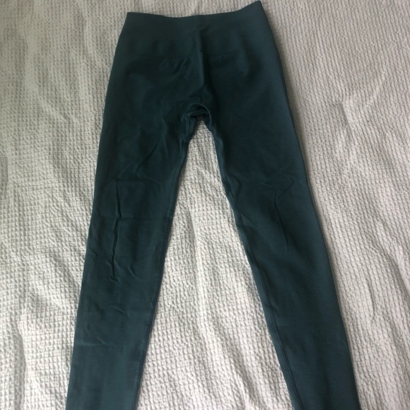 Rare Alphalete Amplify Leggings - Picture 3 of 4